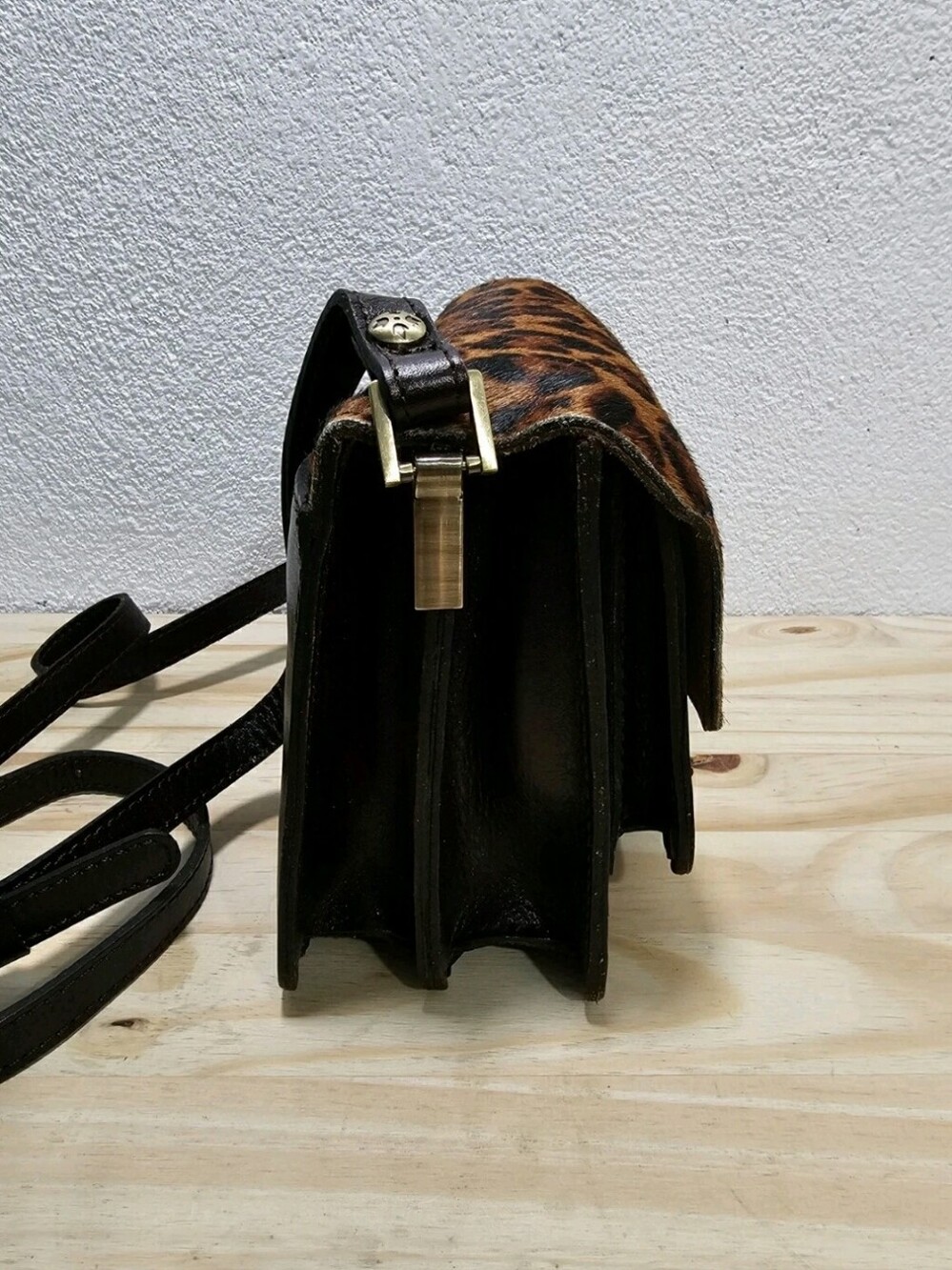 Patricia Nash Leopard Haircalf Crossbody/Shoulder - Picture 5 of 15